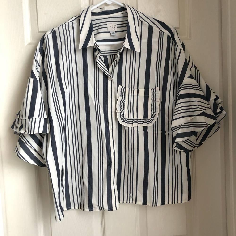A New Day crop button down top